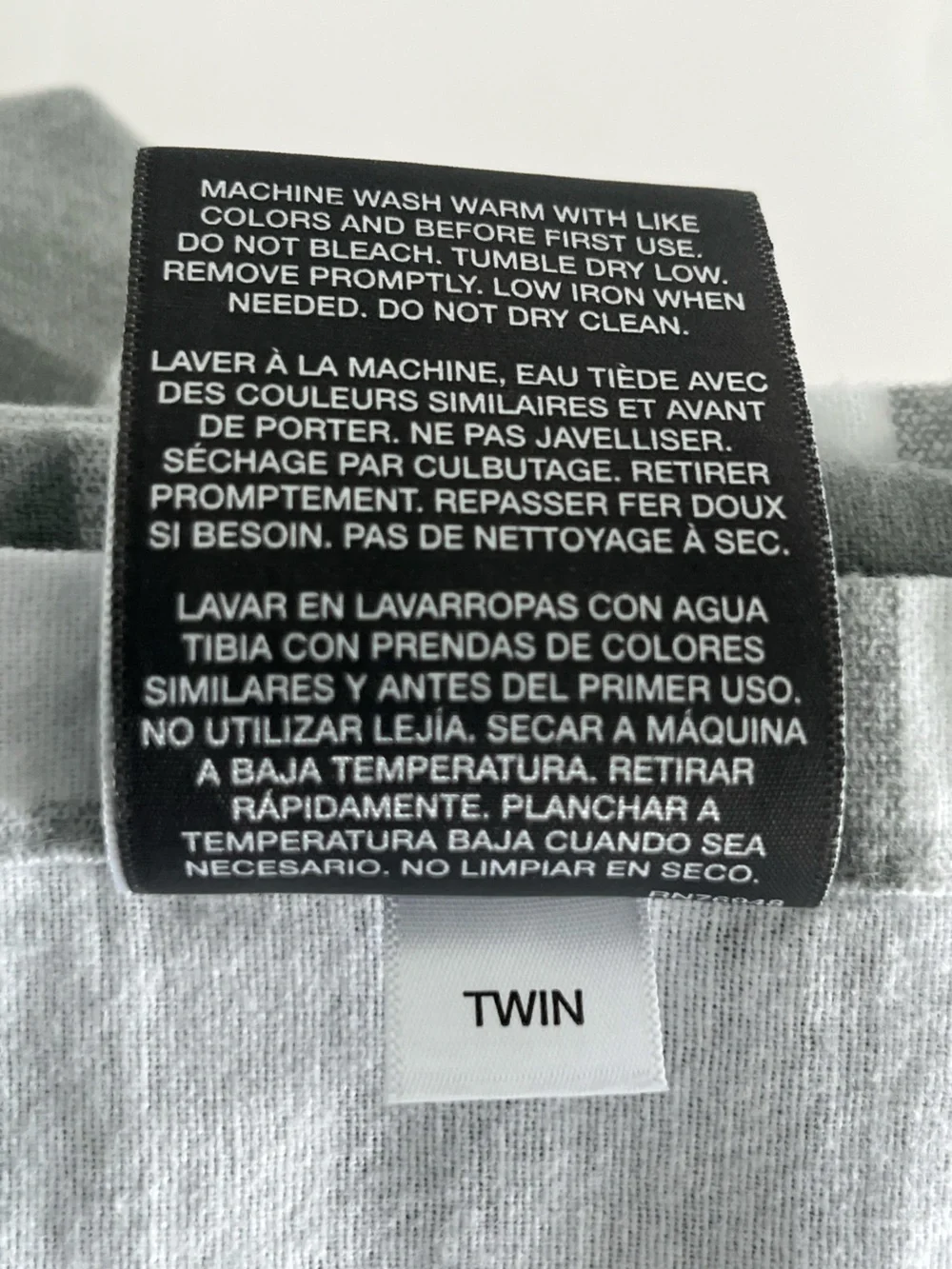 Eddie Bauer 100% cotton flannel twin size gray buffalo check plaid sheet set.